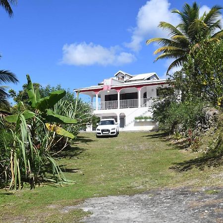 Chez Tatie-Clo Devient Gray Coconut Cake Villa Le Moule Bagian luar foto