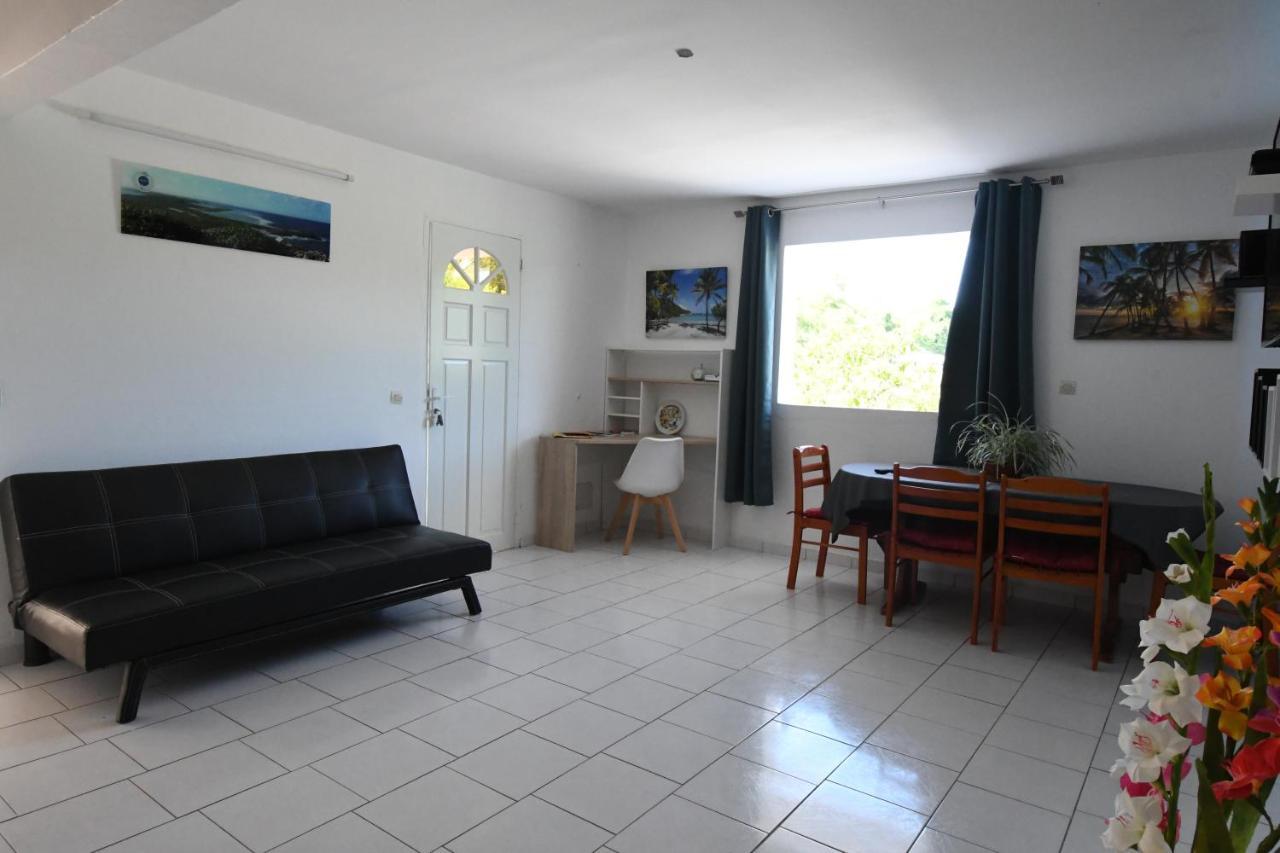 Chez Tatie-Clo Devient Gray Coconut Cake Villa Le Moule Bagian luar foto